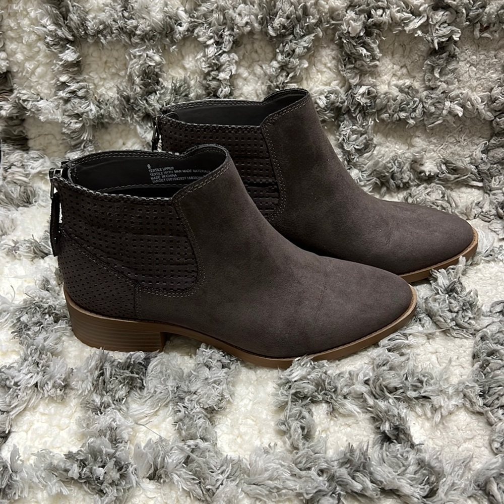 EUC Dolce Vita Chocolate Laser Cut Zip-Up Booties - Women’s Size 6 - Picture 2 of 9